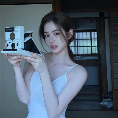 百变小姬子 海报